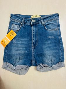 Stylish Women’s Denim Shorts–Trendy & Comfortable