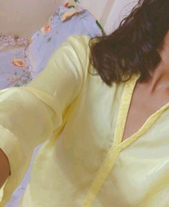 Butter Yellow Top