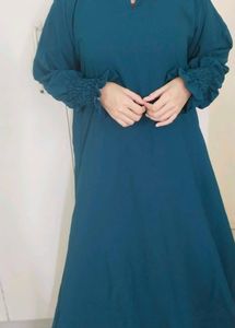 women abaya with hijaab