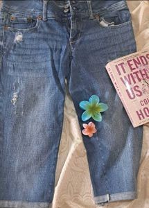 Ripped Capri Denim