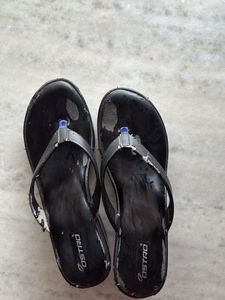 black wedges