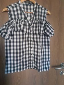 Chic Gingham Cold Shoulder Top