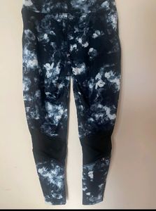 Silvertraq Black Leggings, Small Size