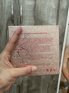 I Magic 16 Color Eyeshadow