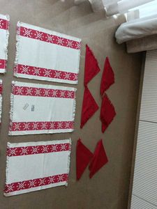 Set of 6 table mat in six napkins