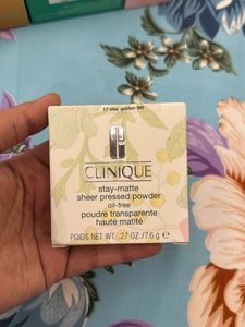 Clinique Stay-Matte Powder