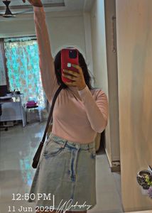 Turtle Nack Tahirt With Denim Skirt