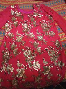Elegant Floral Embroidered Kurta