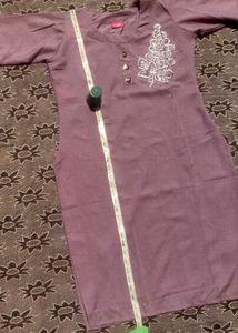 A Beautify Kurti With Beeds Work Design