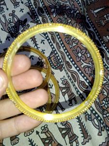 Gold-toned Bangle Set