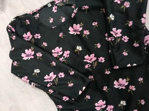 🌸Floral Printed Kurti In New Condition