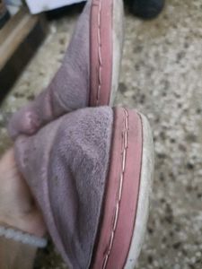 Pink Warm Slippers In 5:5 Size For Women