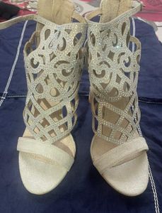 Extremely exquisite sandals💕
