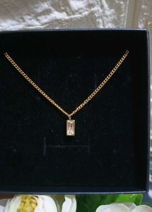 Minimal Rectangular Pendant Necklace