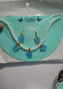Butterfly Pearl Necklace & Earrings Set