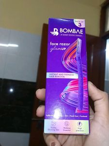 Bombae Face Razor &amp; Aloe Turmeric Gel Combo