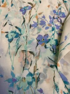 109 F Cute Floral Top 😍