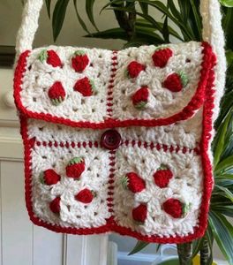 Crochet Strawberry Shoulder Bag