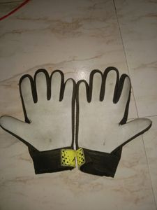 Nivia Air Strike Goalkeeper Gloves