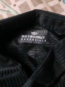 Dark Black Men&#39;s Shirt