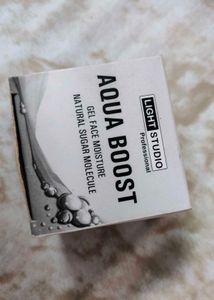 Aqua boost professional gel face moisturizer 🧴