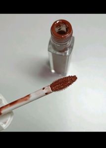 Unique Combo Of Liploss And A White Board Geometry