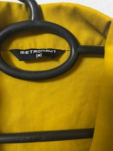 Crop Shirt With Tie Knot