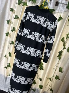 Black &amp; White Print Long Sleeve Dress