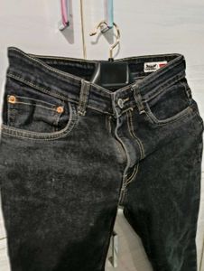 Levi&#39;s Black Denim Jeans