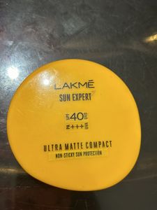 Lakme Sun Expert Compact Powder