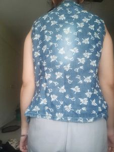 Sliveless Jacket