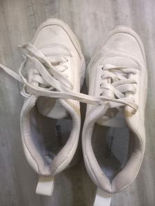 White Shooes