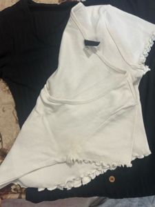 Set of 2 cropped Button tops