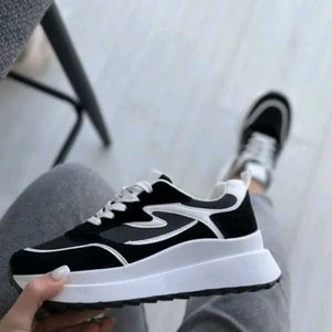 Fashionable Casual Shoes