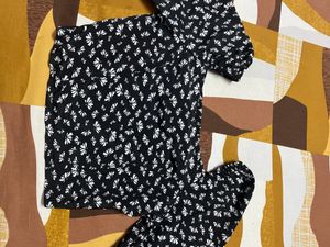 Black Puff Sleeves Crop Top