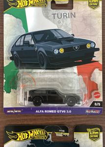 Hot Wheels World Tour Set with Chase