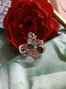 Gold tone Floral Hair Claw Clips