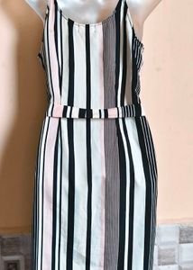 Size S/M🎁Buy 2 Get 1 Free 🎁Striped Midi Dress