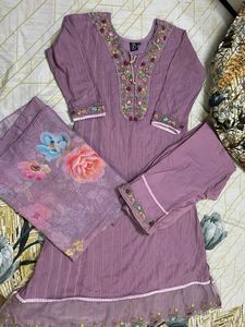 Embroidered Kurta Set With Organza Duptta