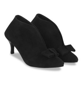 Black Heels Valvet