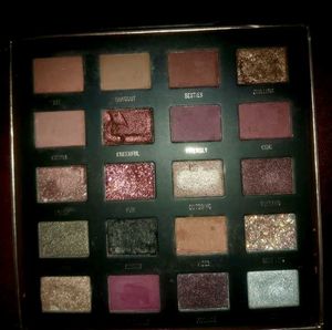 Swiss Beauty Eyeshadow Palette