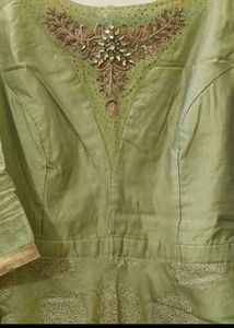Manyawar Mohey Gown