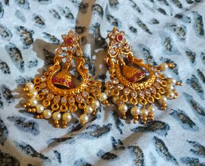 gold earrings