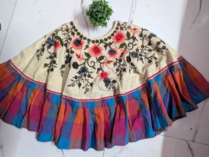 Beautifully Embroidered Cape/Ponchuu