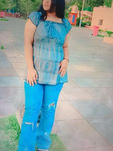 black nd white top for women