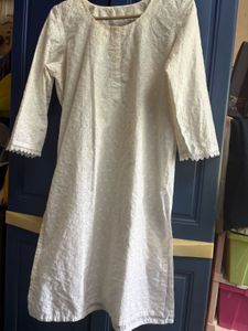 Chikankari solid white kurti