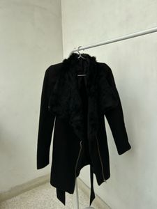 Elegant Fur Woollen Black Coat with Zip detailing