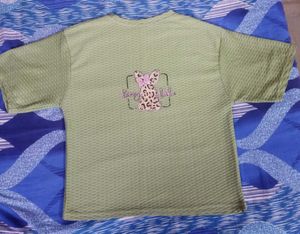 pastel green tshirt with cute teddy details