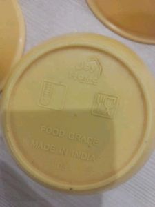 Microwave safe 6 bowls like new food grade