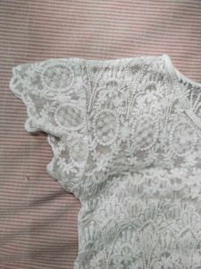 ⁠✧⁠*⁠。Lace Crop Top
